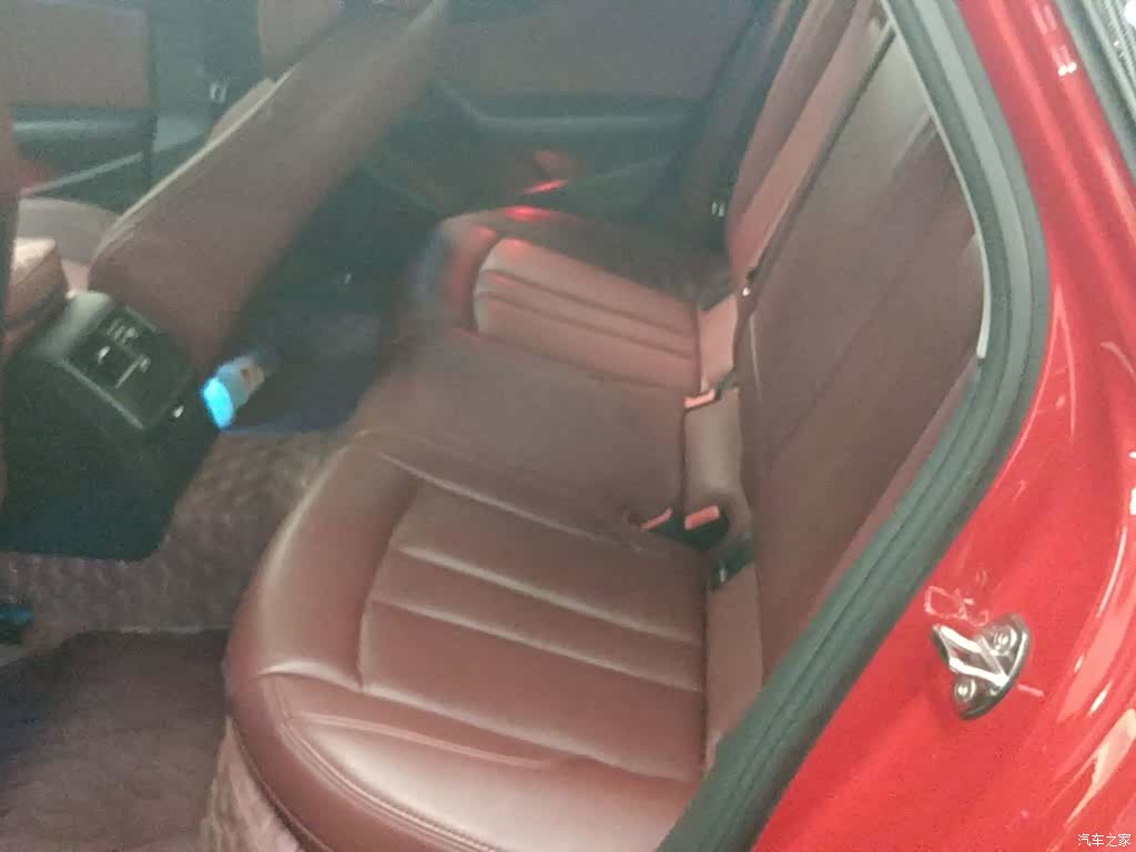 Audi A4L, 2018 17