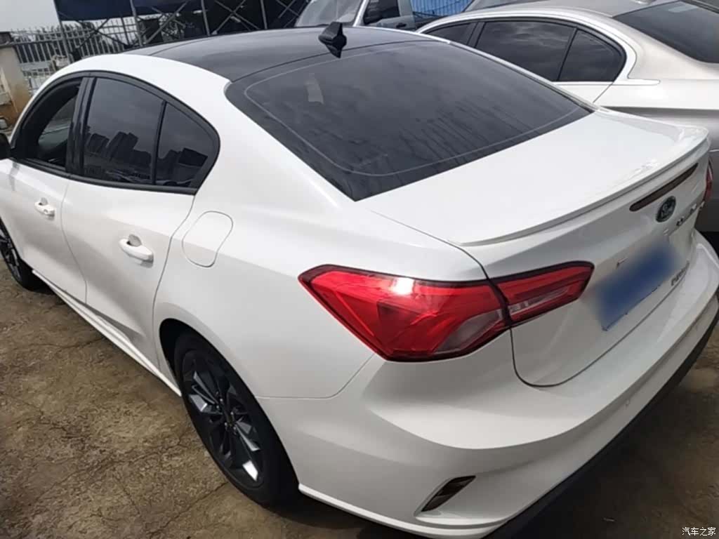 Ford Focus, 2023 все фото