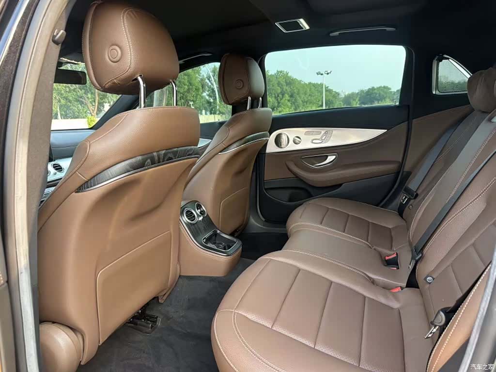 Mercedes-Benz E-Class, 2022 21