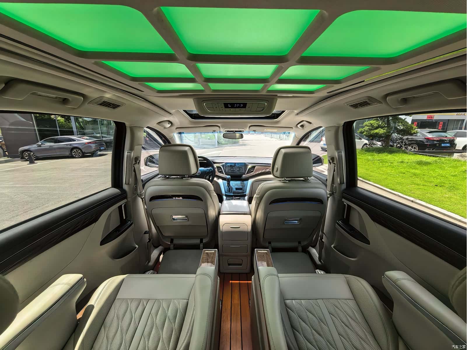 Buick GL8, 2020 9