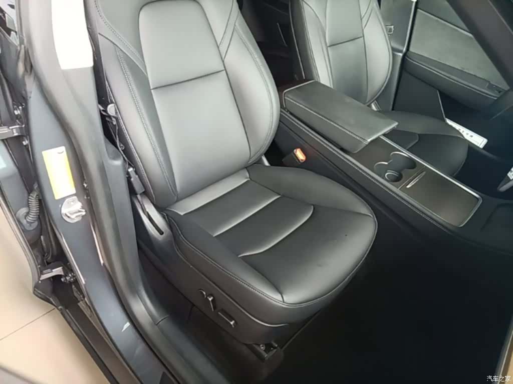 Tesla Model Y, 2021 25