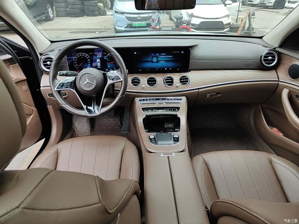 Mercedes-Benz E-Class, 2022 10