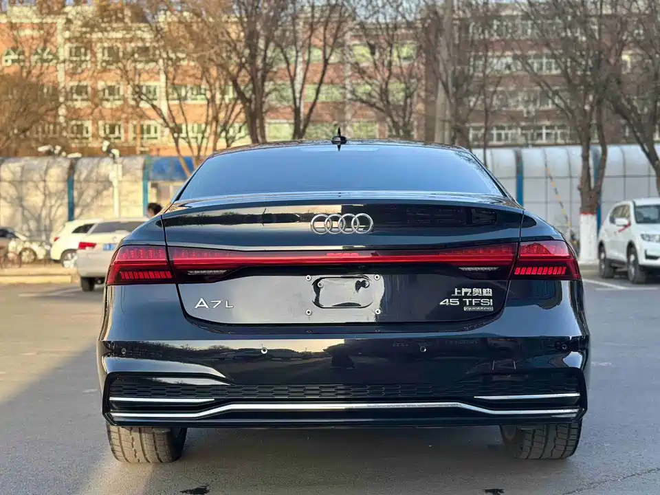 Audi A7L