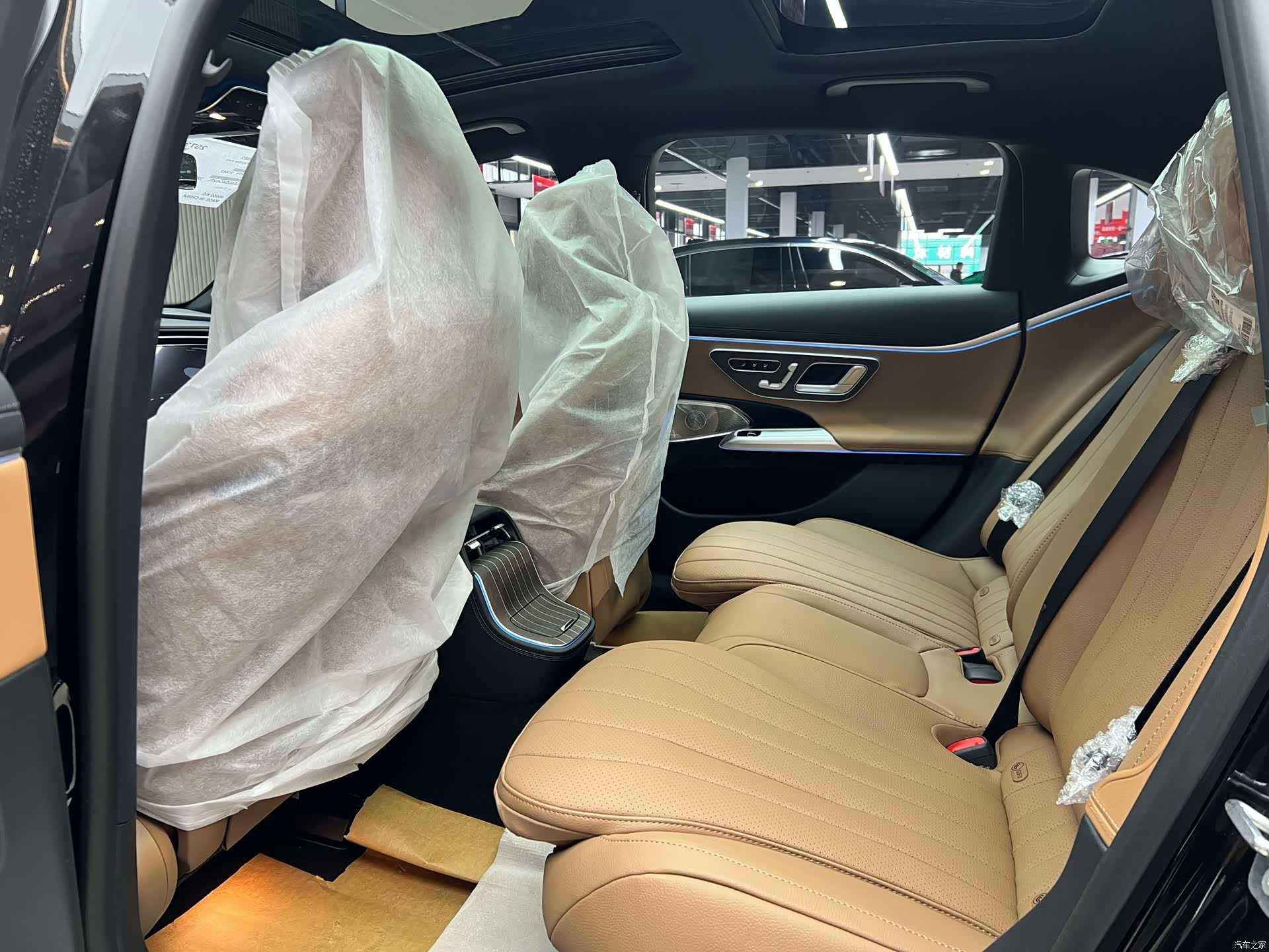 Mercedes-Benz E-Class, 2026 13