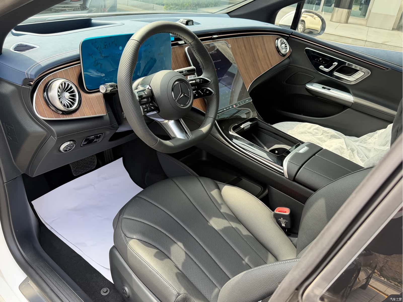 Mercedes-Benz EQE, 2025 9