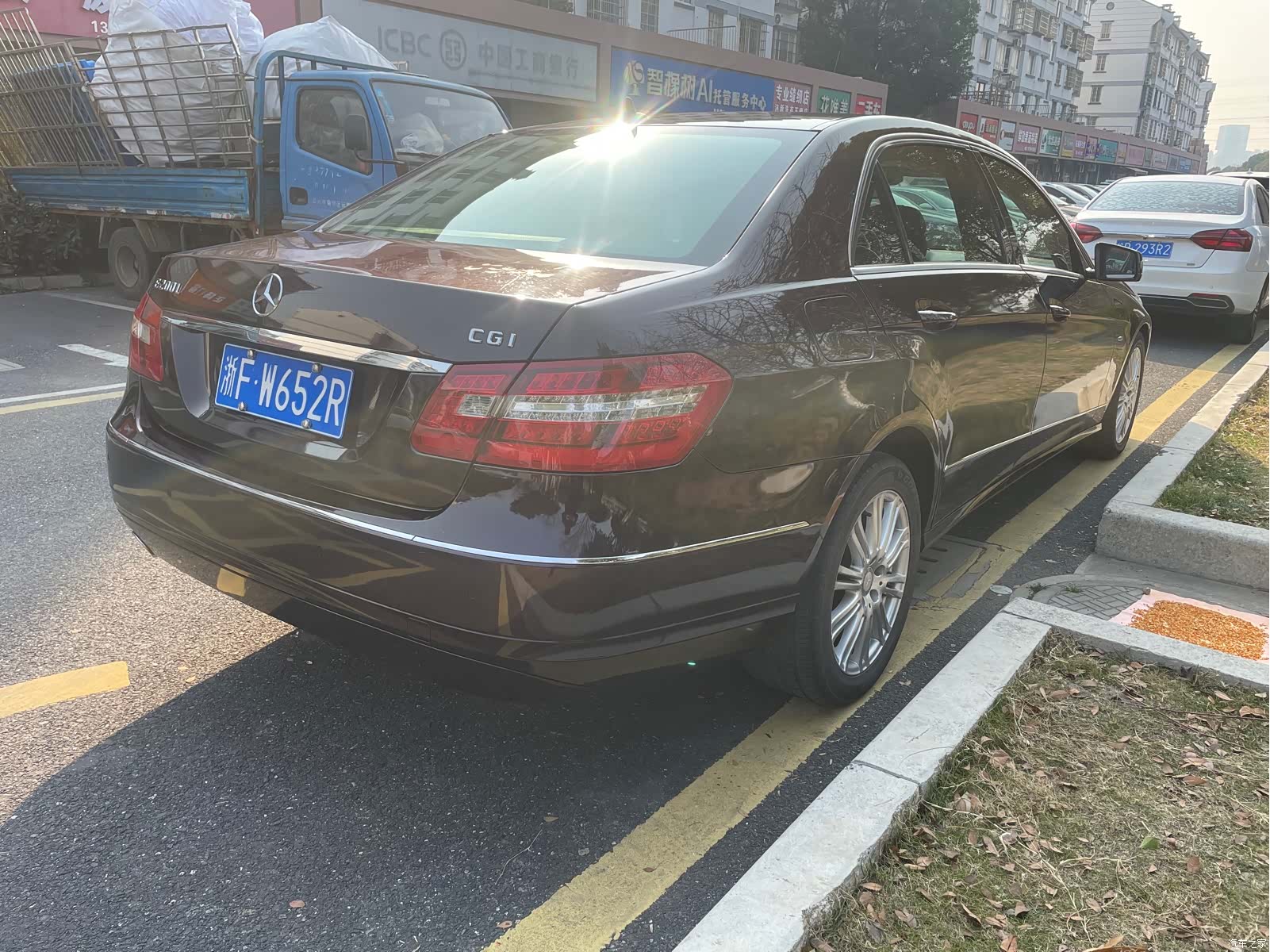 Mercedes-Benz E-Class, 2012 16