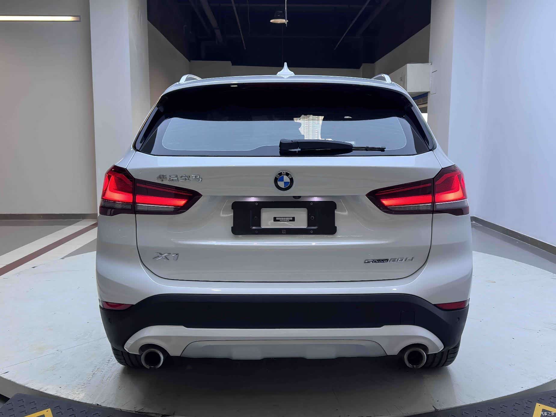 BMW X1, 2022 все фото