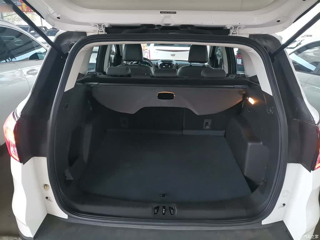 Ford Kuga, 2021 19