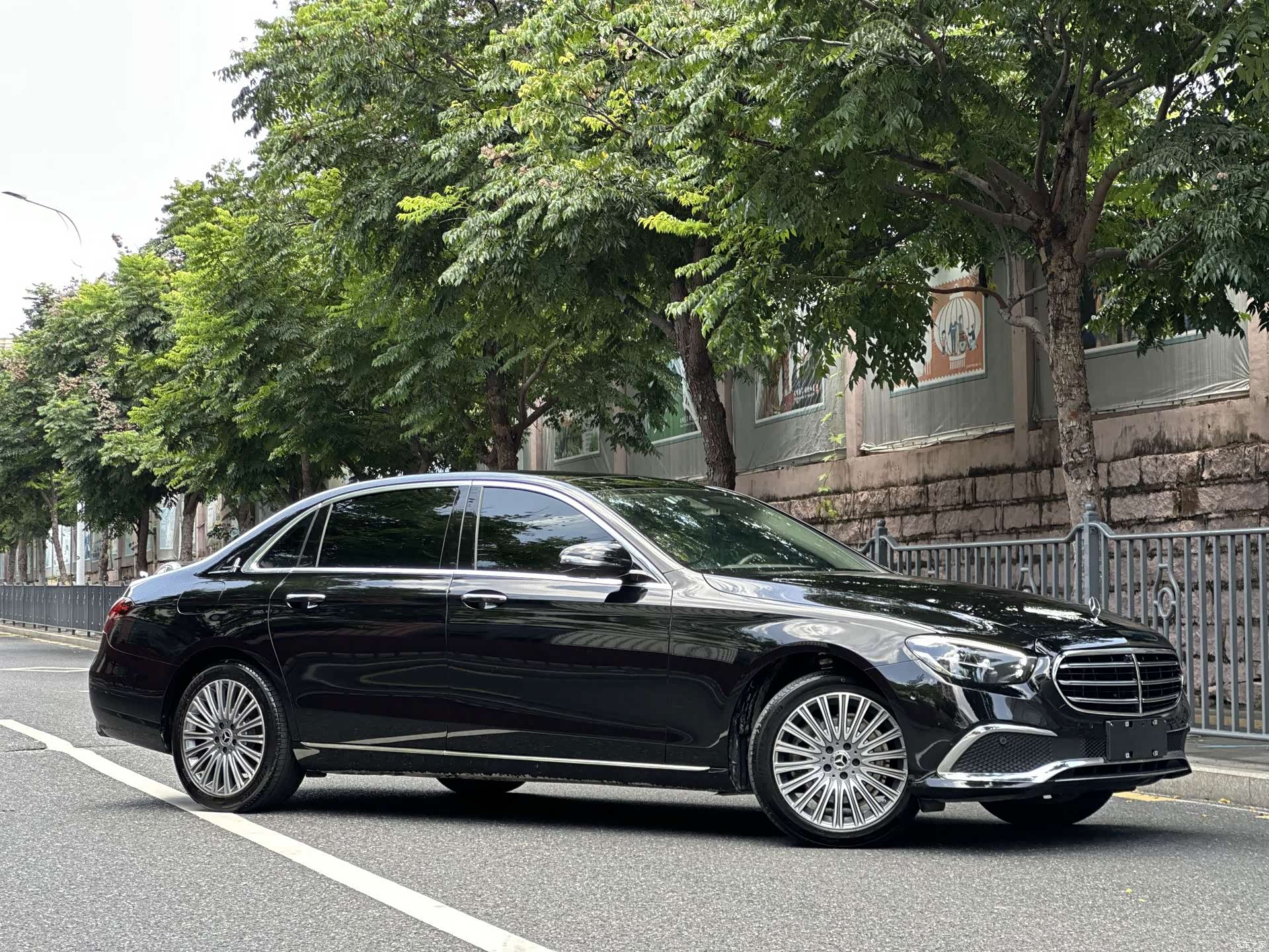 Mercedes-Benz E-Class, 2021 3