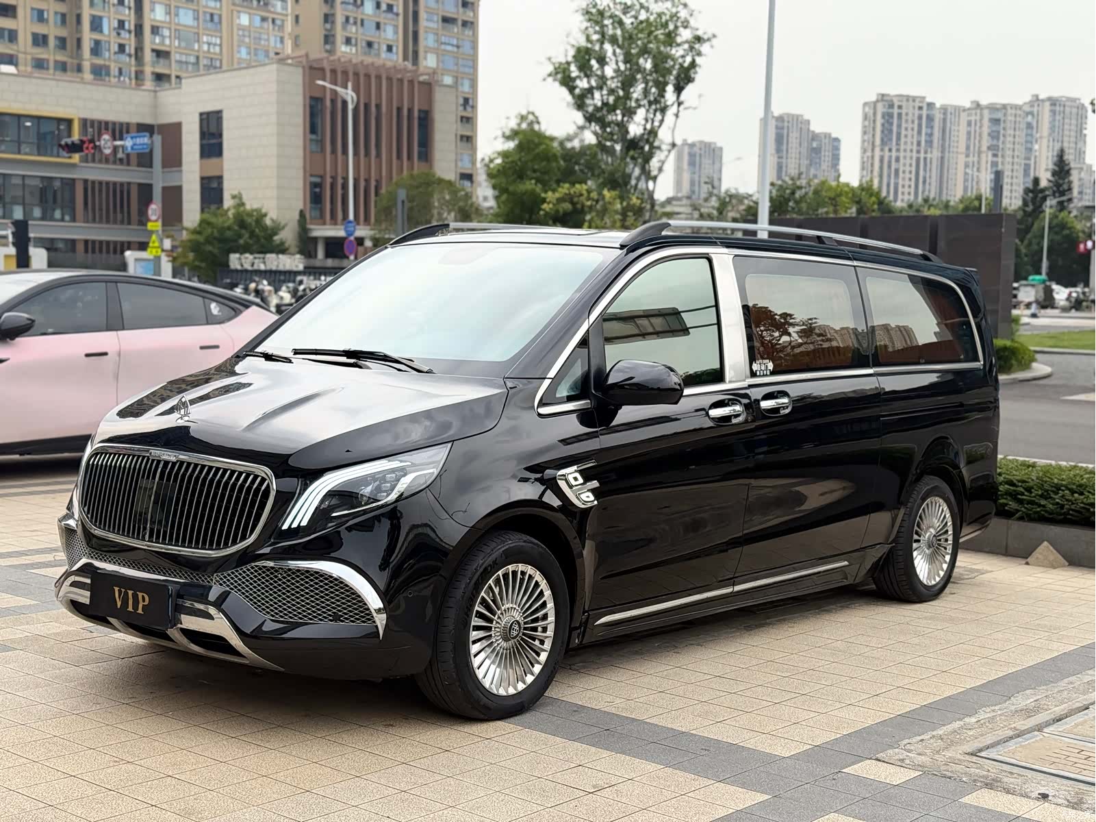 Mercedes-Benz 7, 2023 3