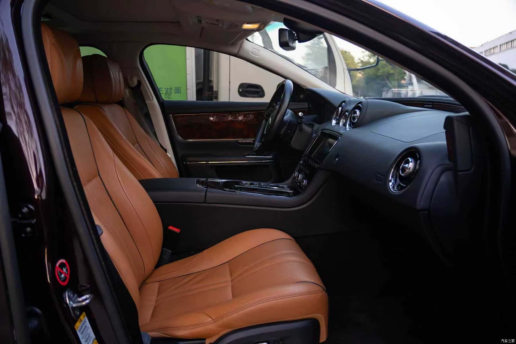 Jaguar XJ, 2015 7