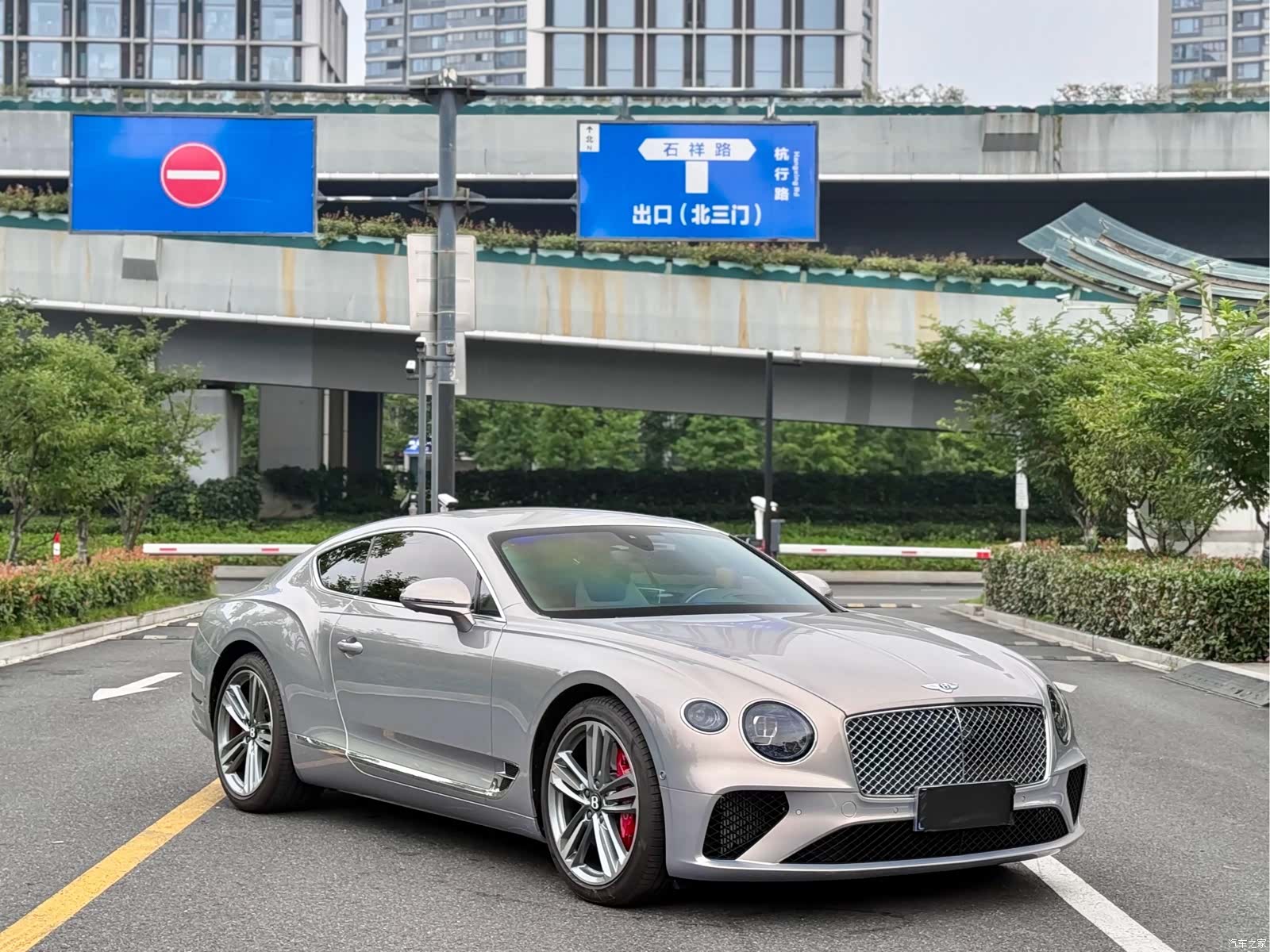 Bentley Continental GT, 2023 2