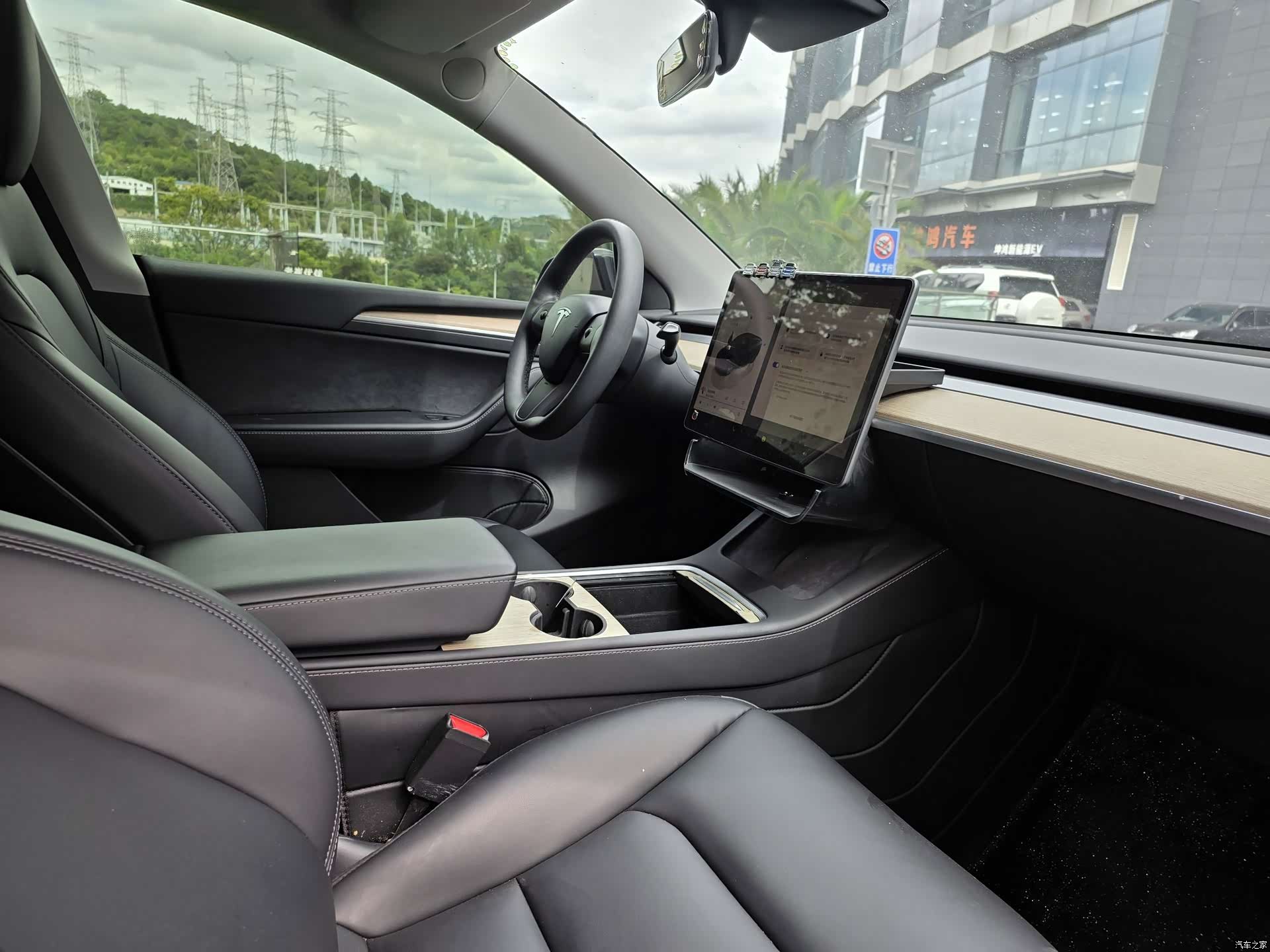 Tesla Model Y, 2023 11
