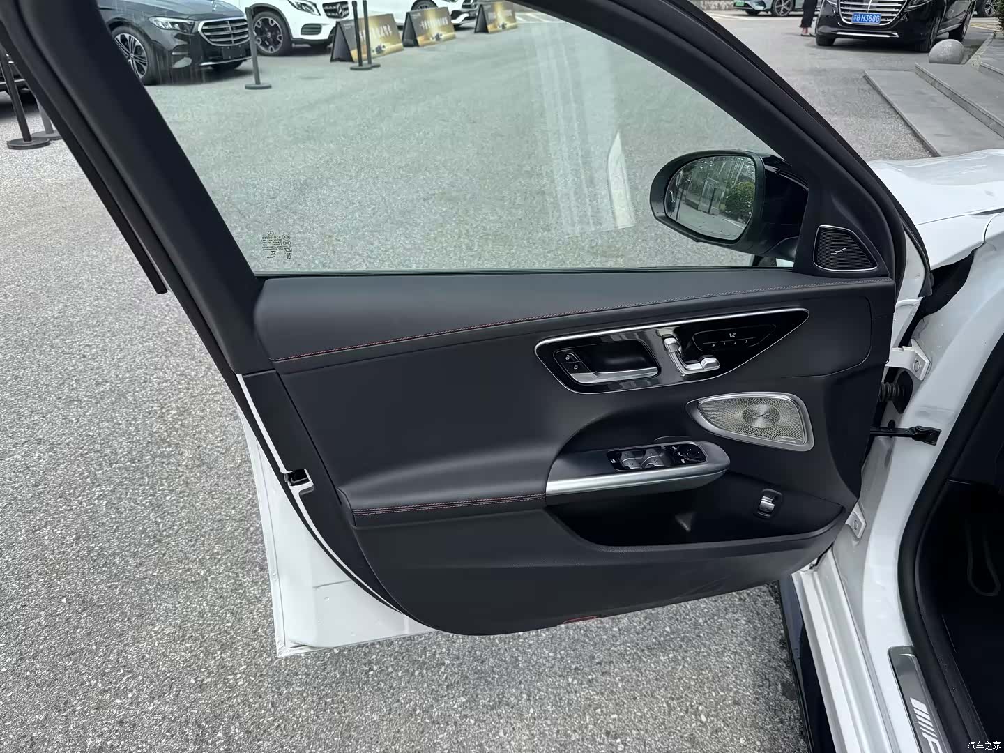 Mercedes-Benz C-Class, 2025 15