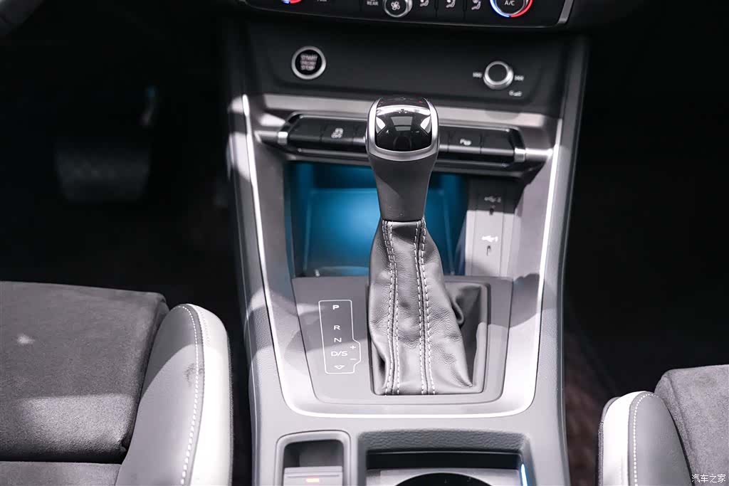 Audi Q3, 2022 23