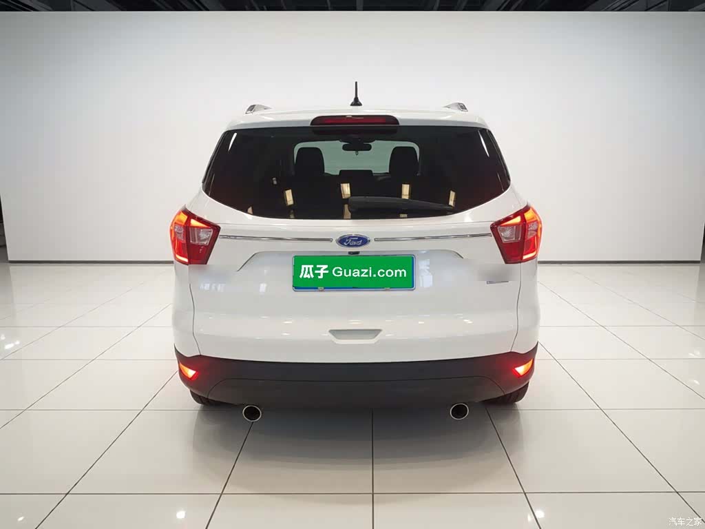 Ford Kuga, 2021 4
