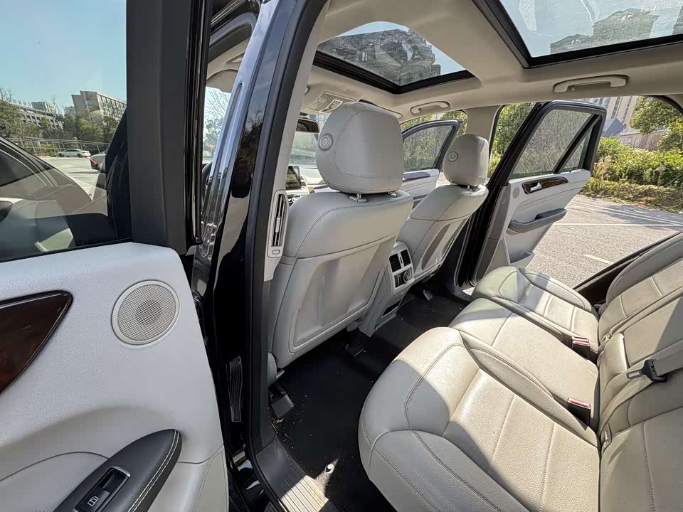 Mercedes-Benz M class