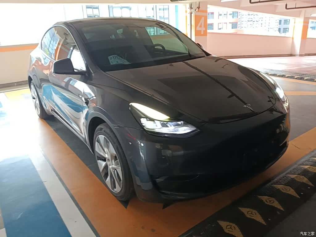 Tesla Model Y, 2021 4