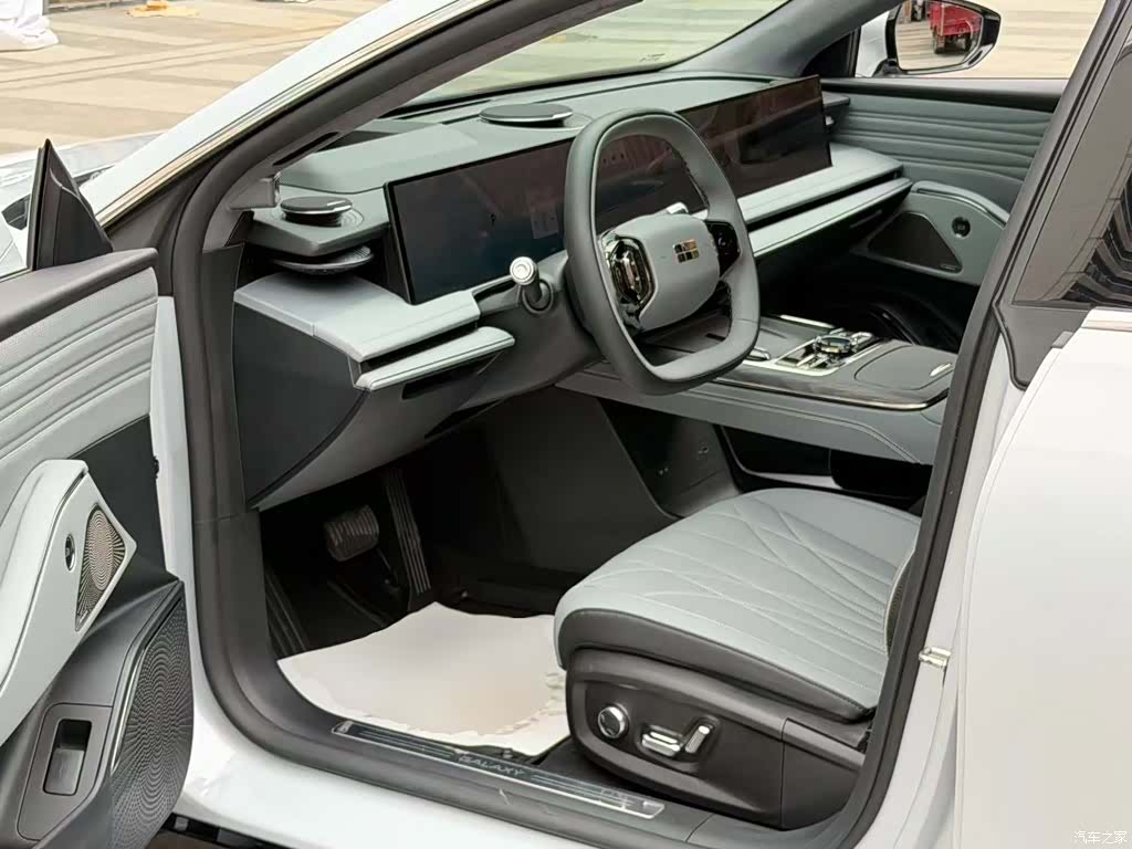 Geely E8, 2025 16