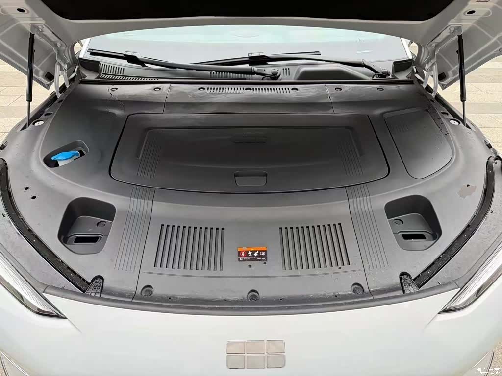 Geely E8, 2025 20