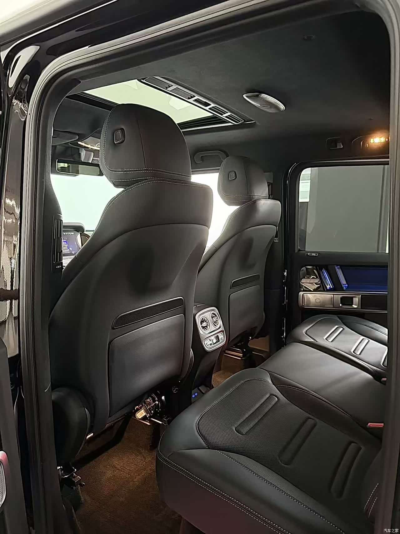Mercedes-Benz G-Class, 2025 16