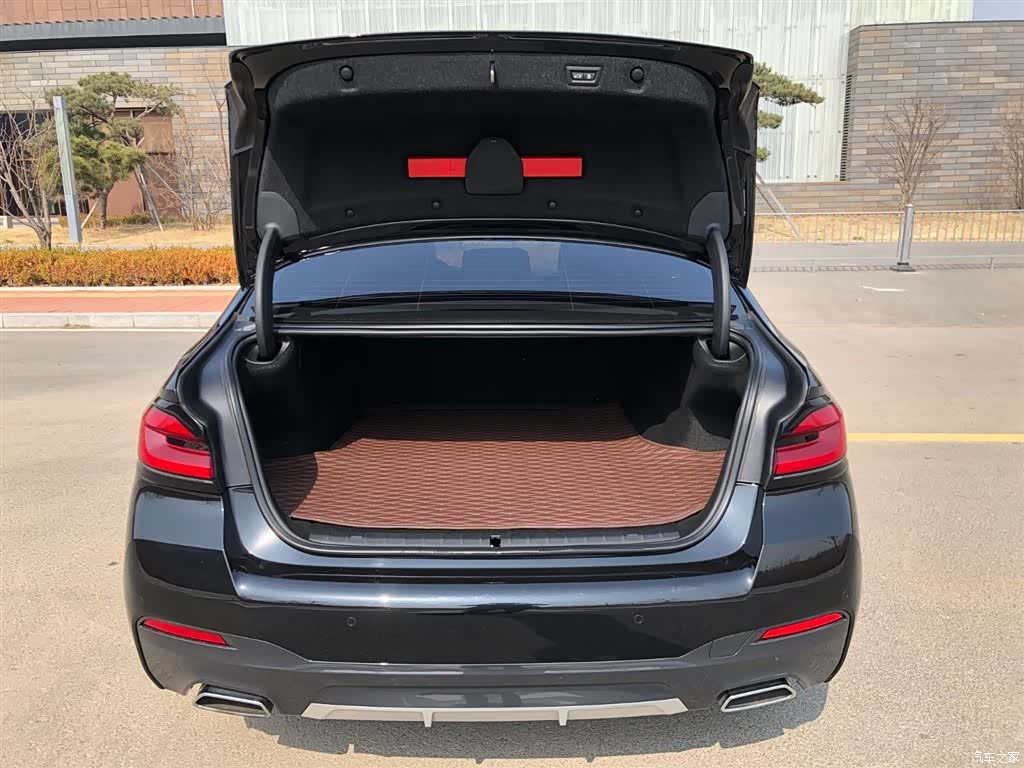 BMW 5 Series, 2024 14