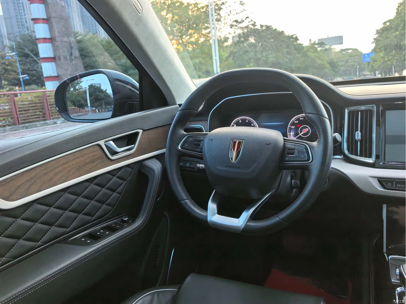Hongqi HS7, 2021 7