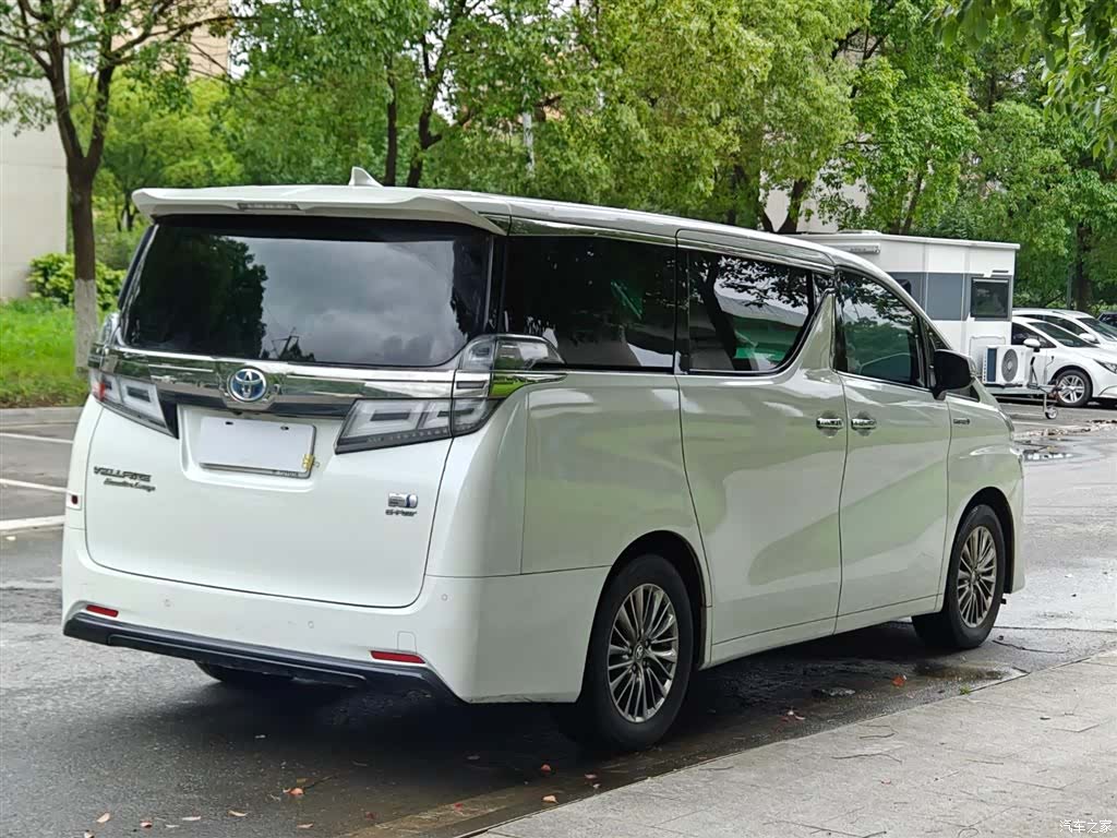 Toyota Vellfire, 2020 все фото