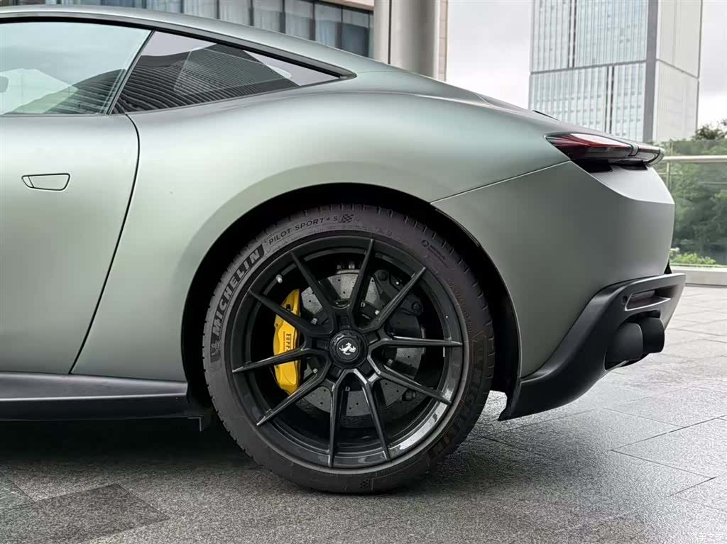 Ferrari Roma, 2021 7
