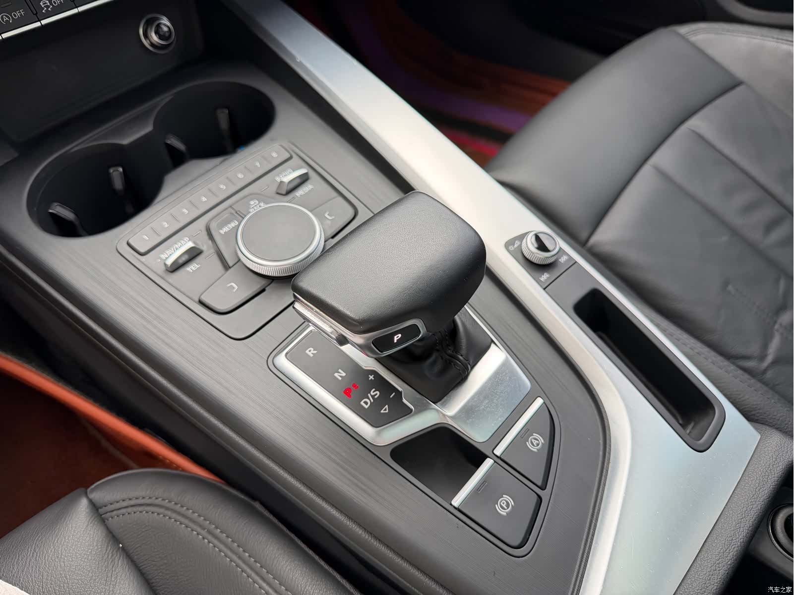 Audi A4L, 2017 12
