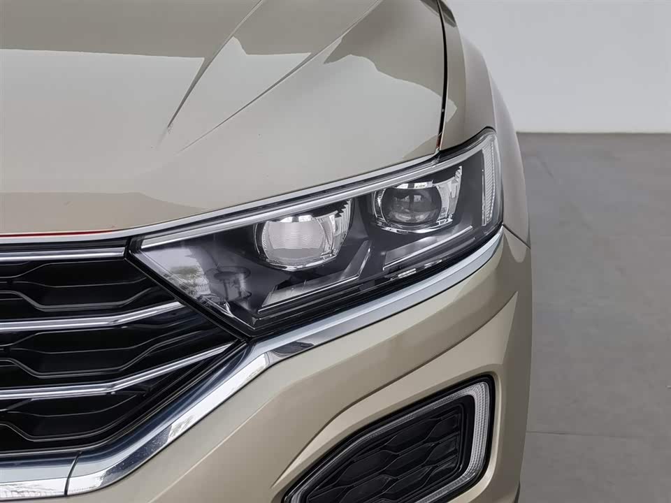 Volkswagen T-ROC exploring Songs