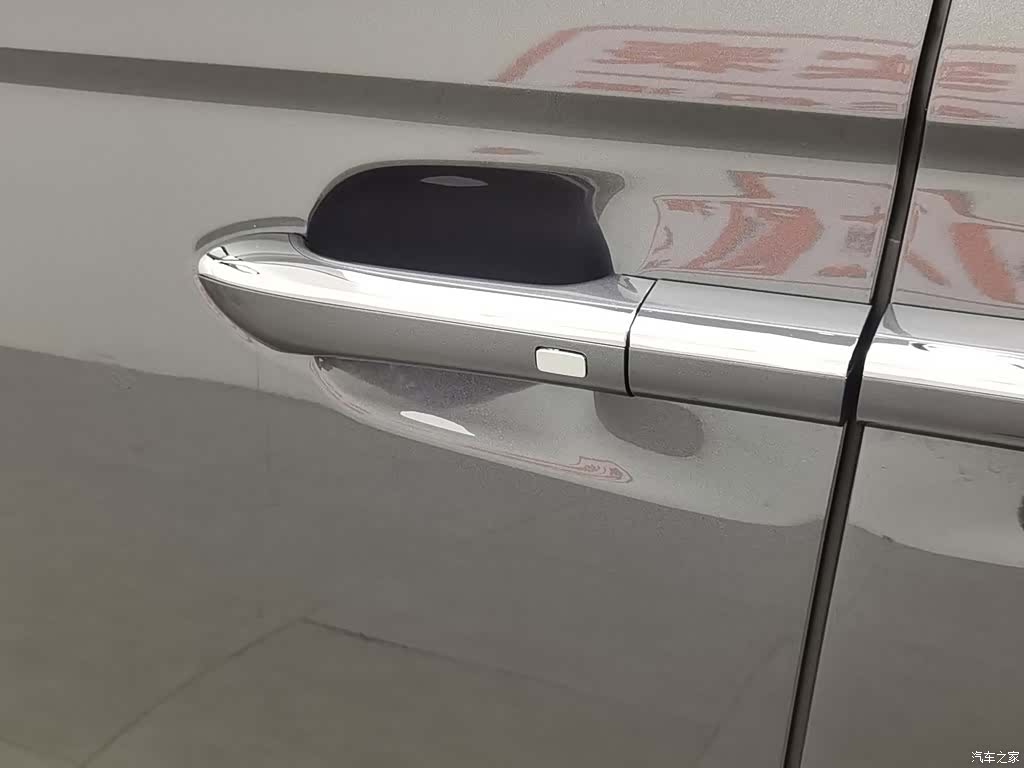Roewe iMAX8, 2026 18
