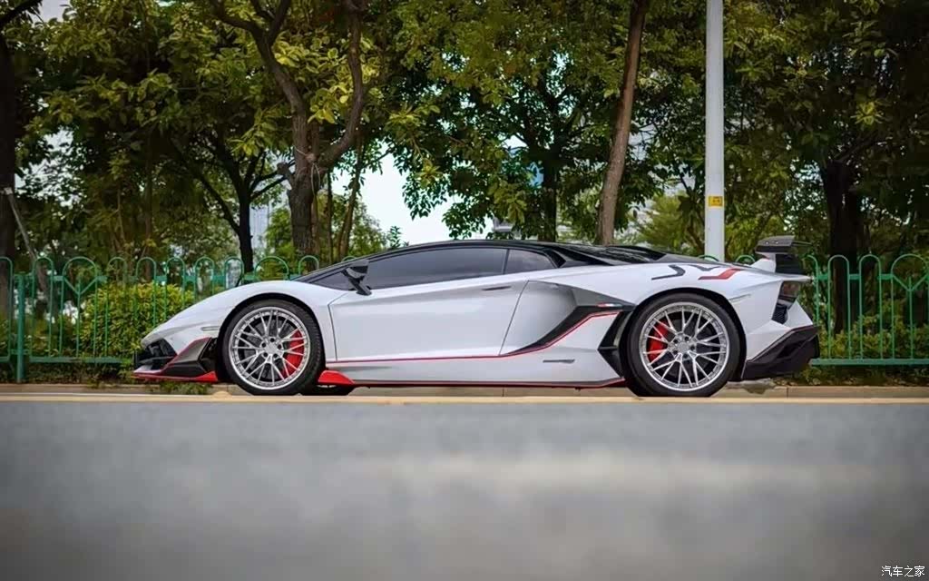Lamborghini Aventador, 2012 4