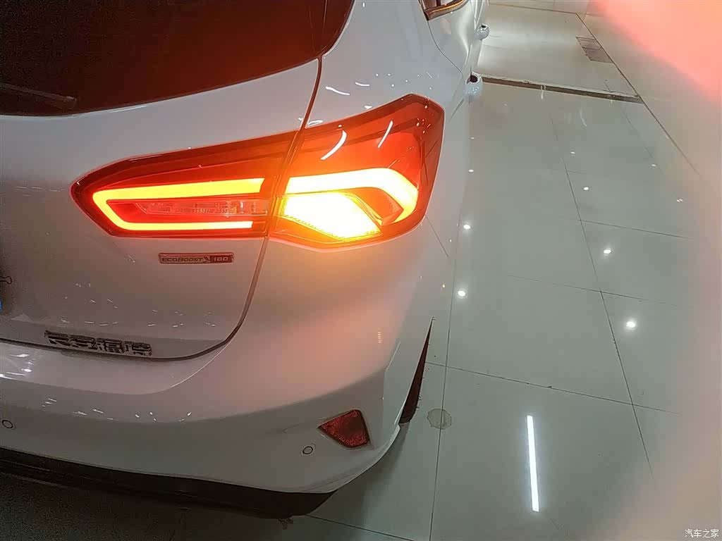 Ford Focus, 2023 8