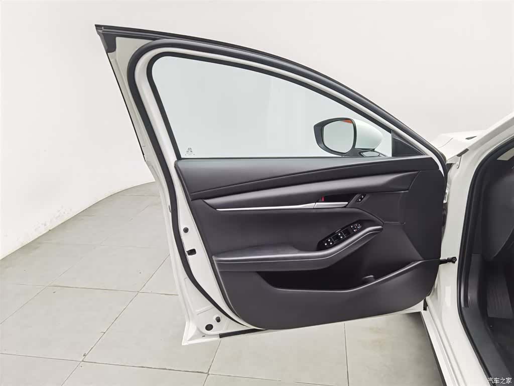 Mazda Mazda3, 2024 8