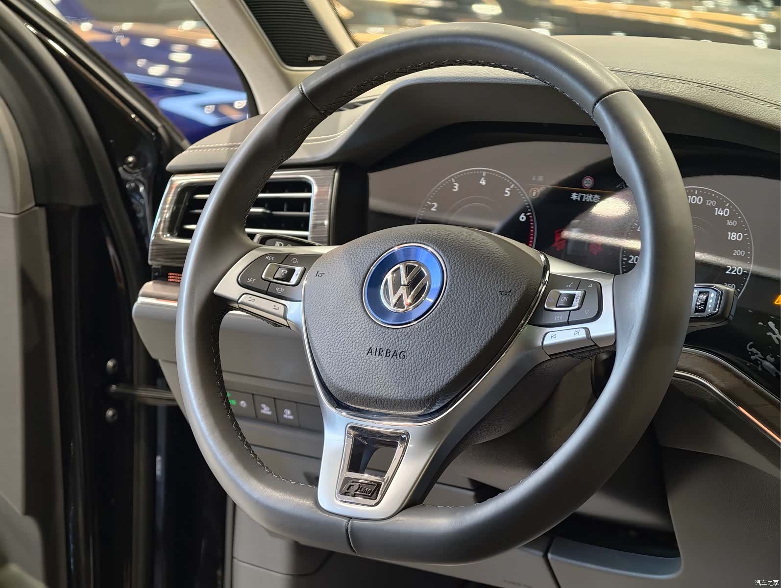 Volkswagen Touareg, 2019 16