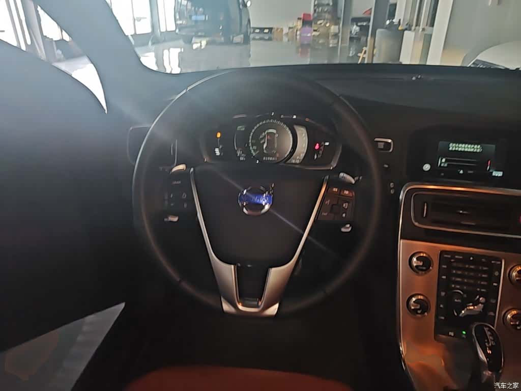 Volvo V60, 2017 11