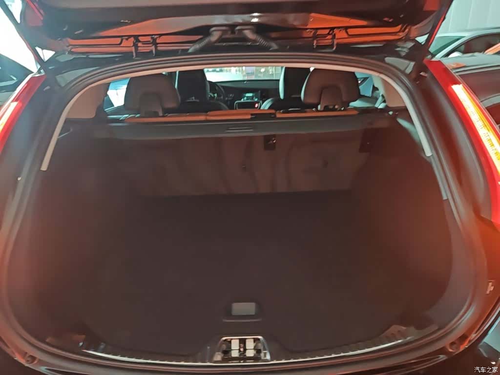 Volvo V60, 2017 19