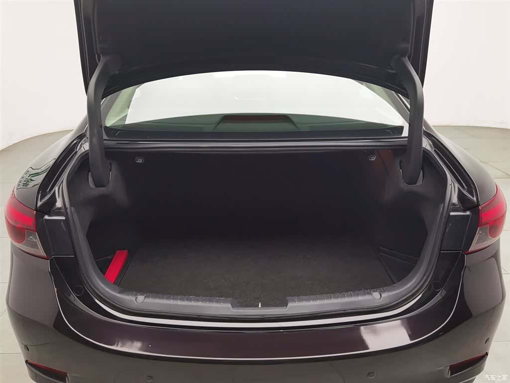 Mazda Atenza, 2018 16