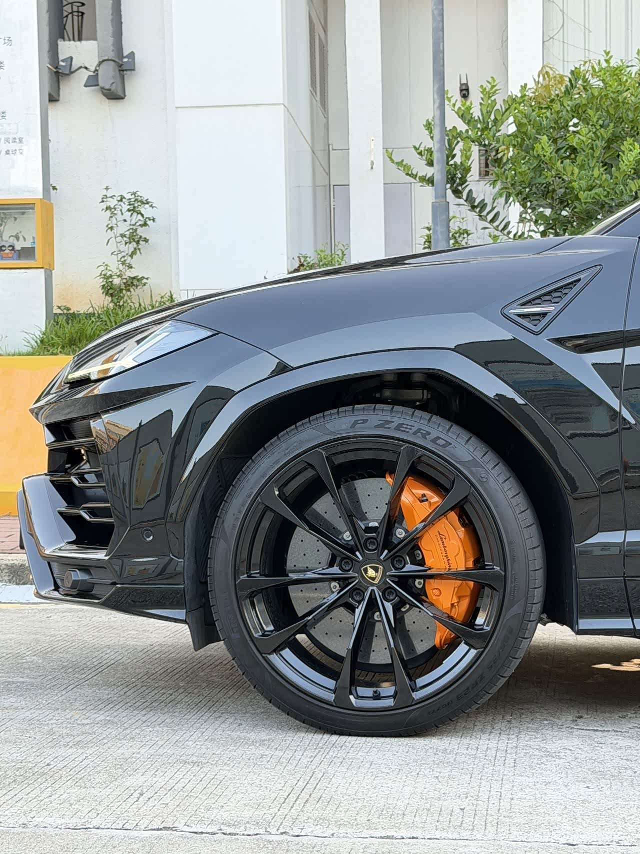 Lamborghini Urus, 2022 16