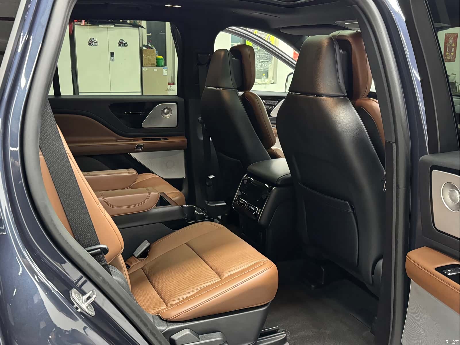 Lincoln Aviator, 2022 13