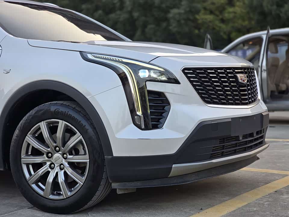 Cadillac XT4