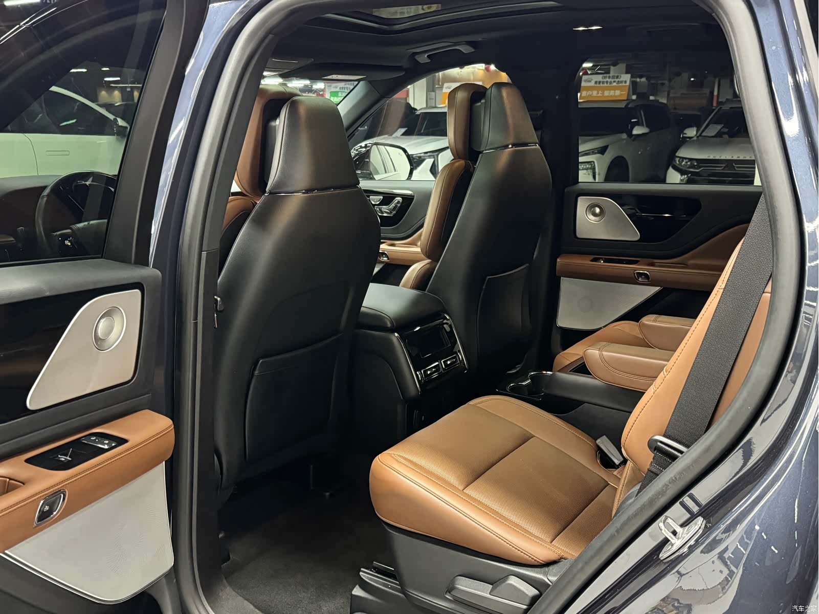 Lincoln Aviator, 2022 11