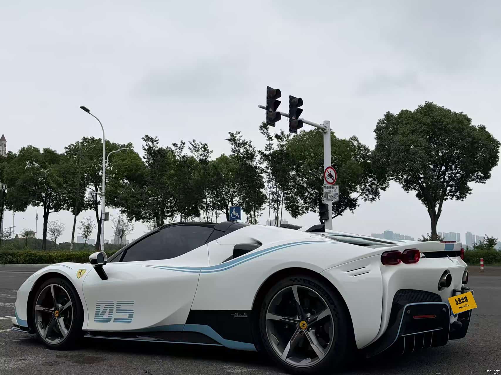 Ferrari SF90, 2022 6