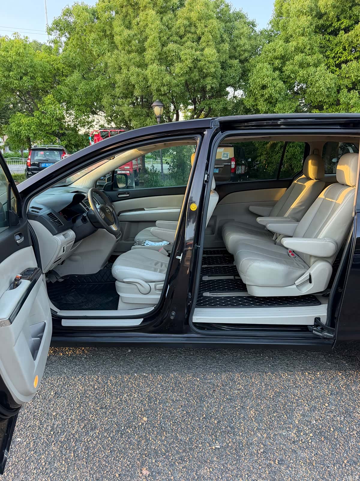 Mazda 8, 2014 8