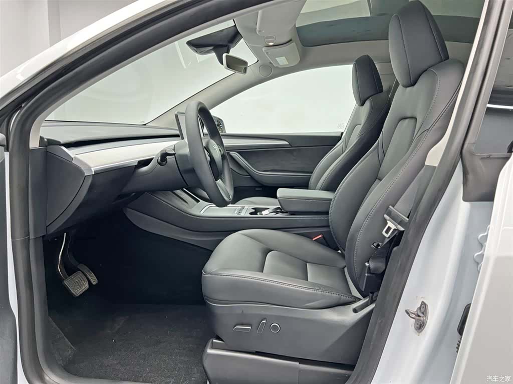 Tesla Model Y, 2025 16