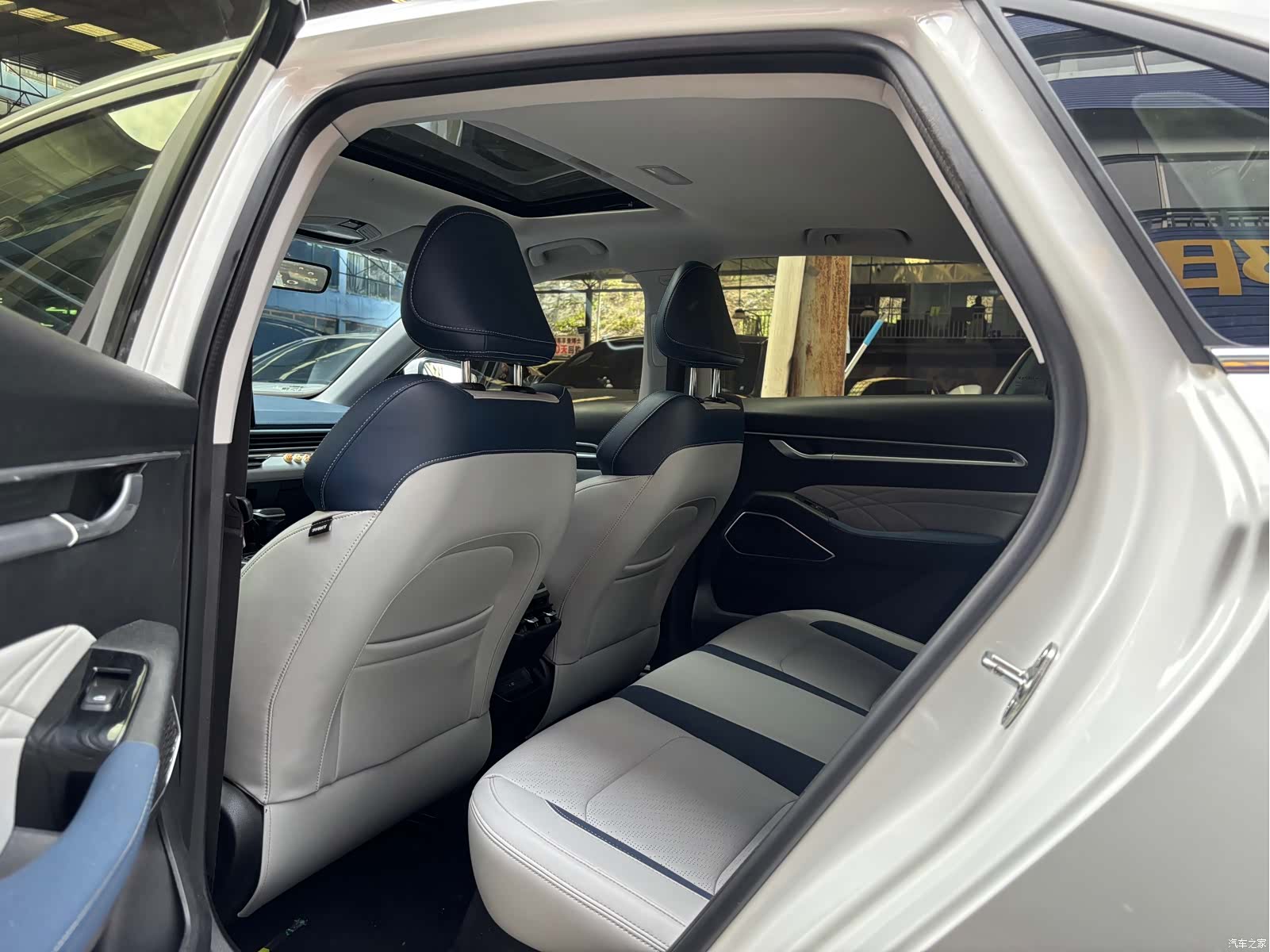 Geely Emgrand, 2022 8