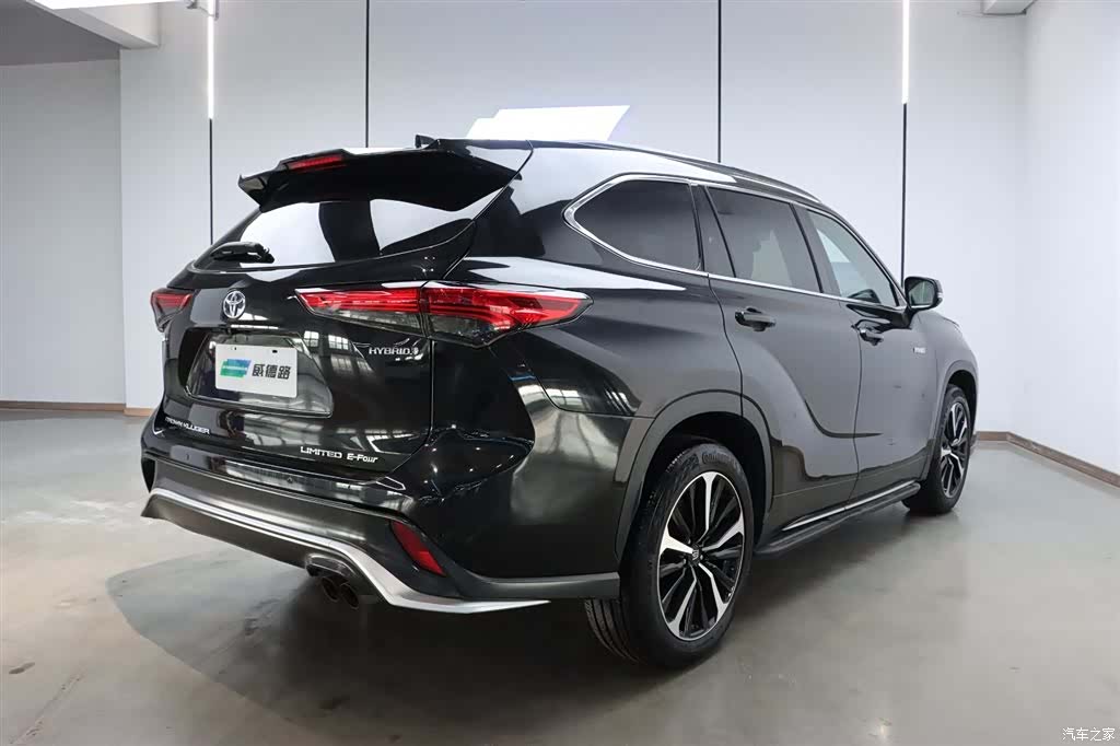 Toyota Crown, 2022 4