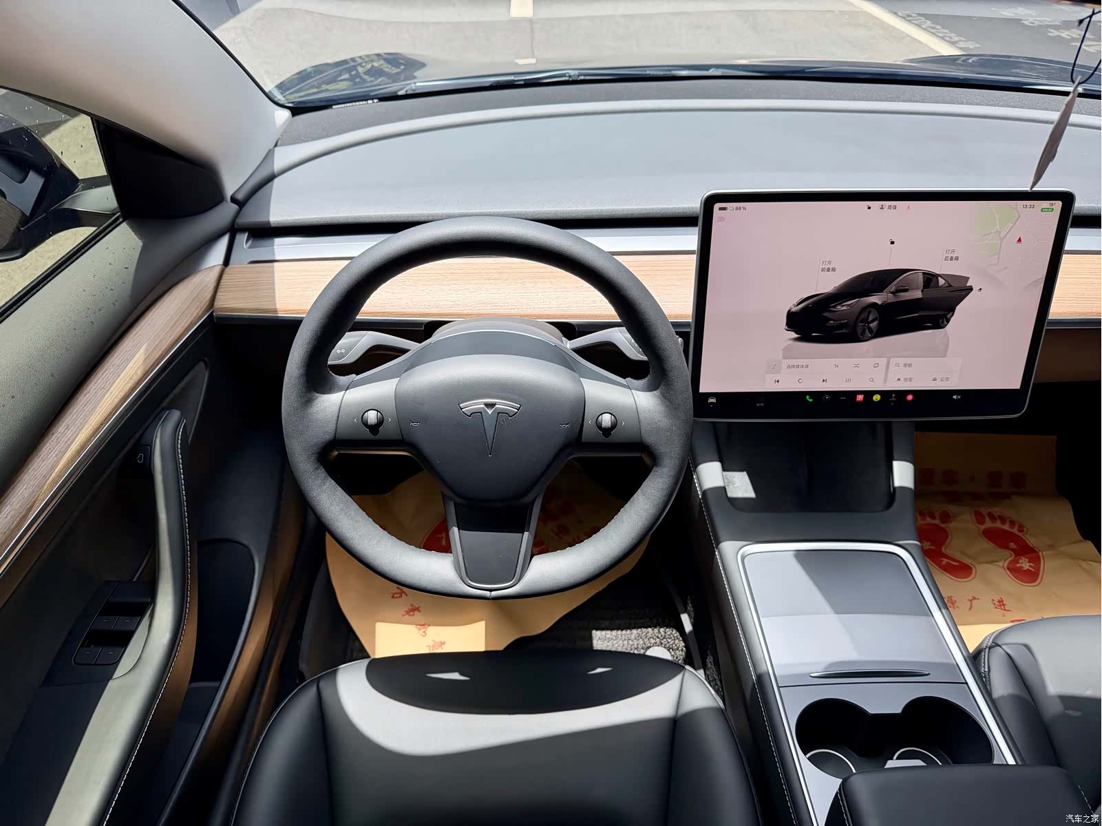 Tesla Model 3, 2023 12