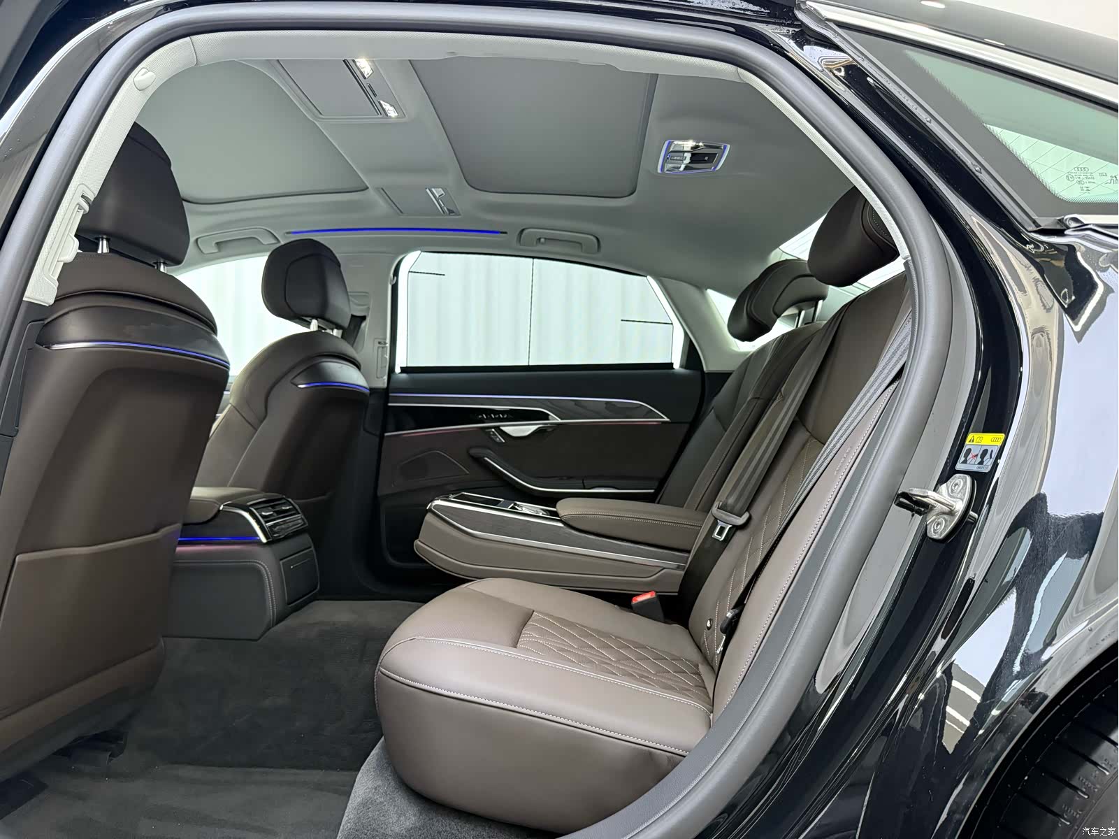 Audi A8L, 2025 все фото